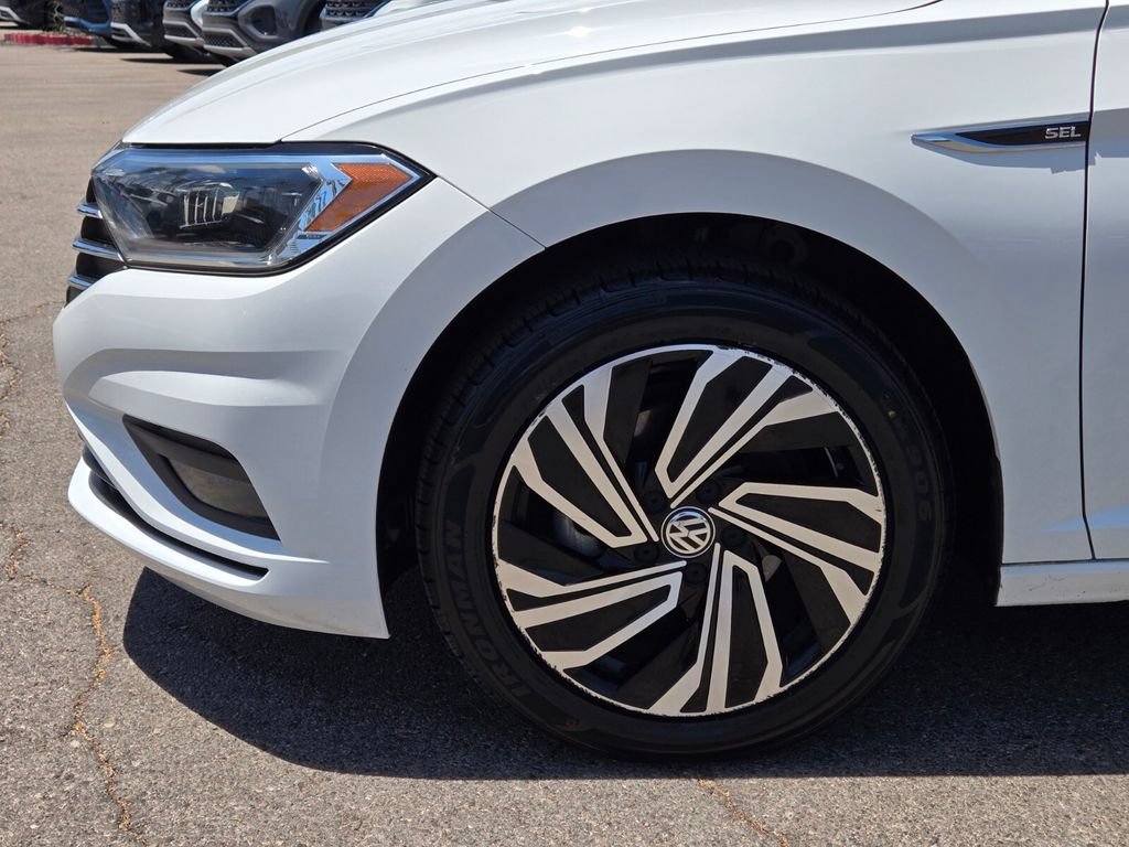 Certified 2021 Volkswagen Jetta SEL Premium FWD image 9