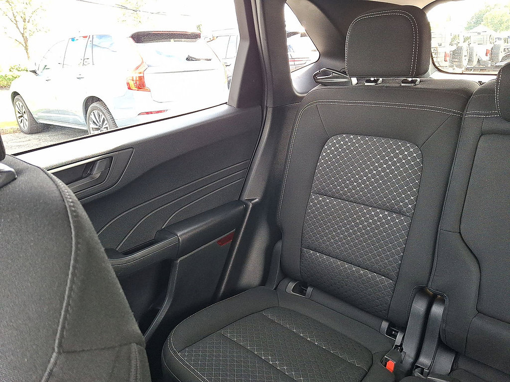 Certified 2025 Ford Escape Active AWD/4WD image 12