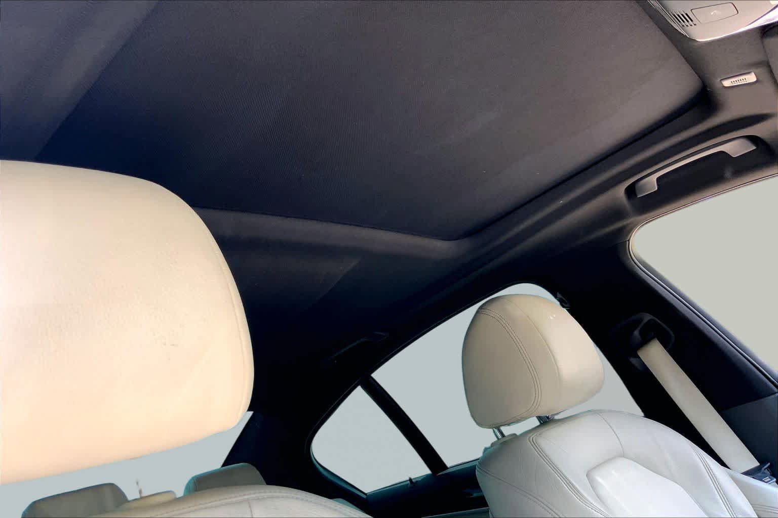 Used 2018 BMW 530e RWD image 14