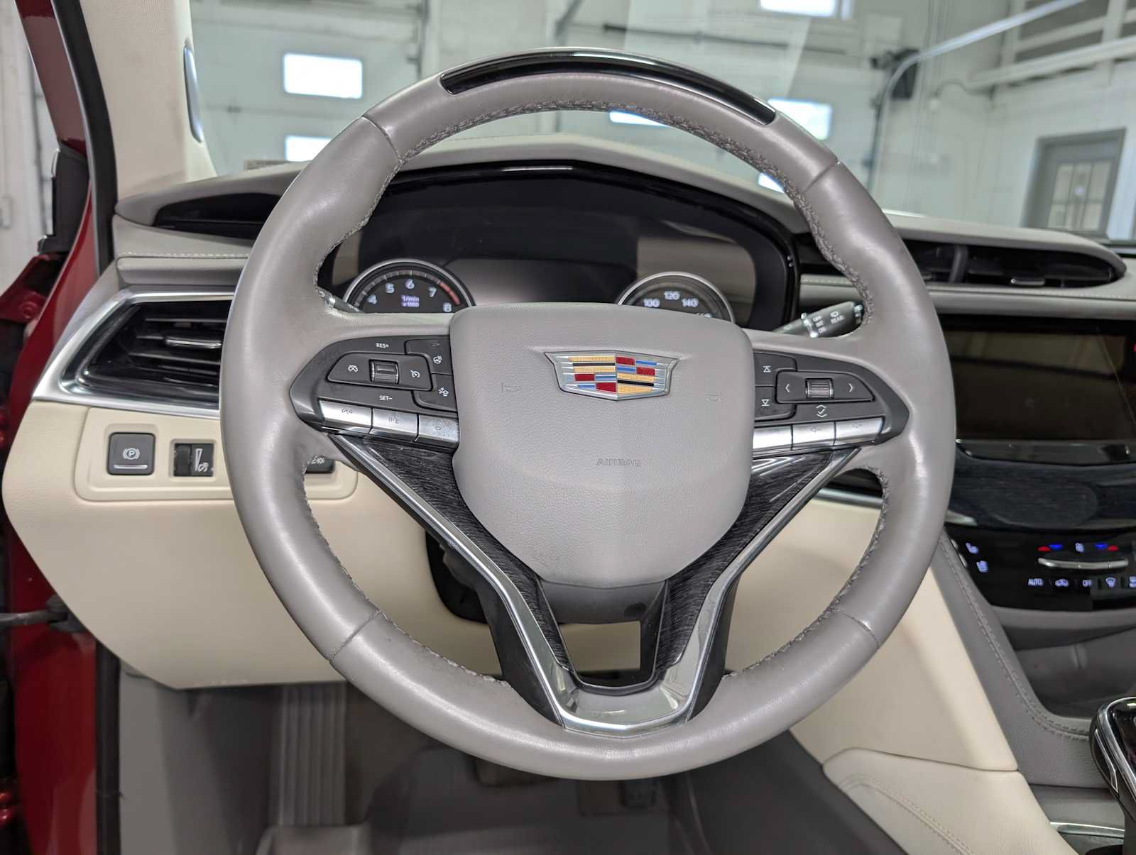 Certified 2024 Cadillac XT6 Premium Luxury w/ Technology Package AWD/4WD image 39