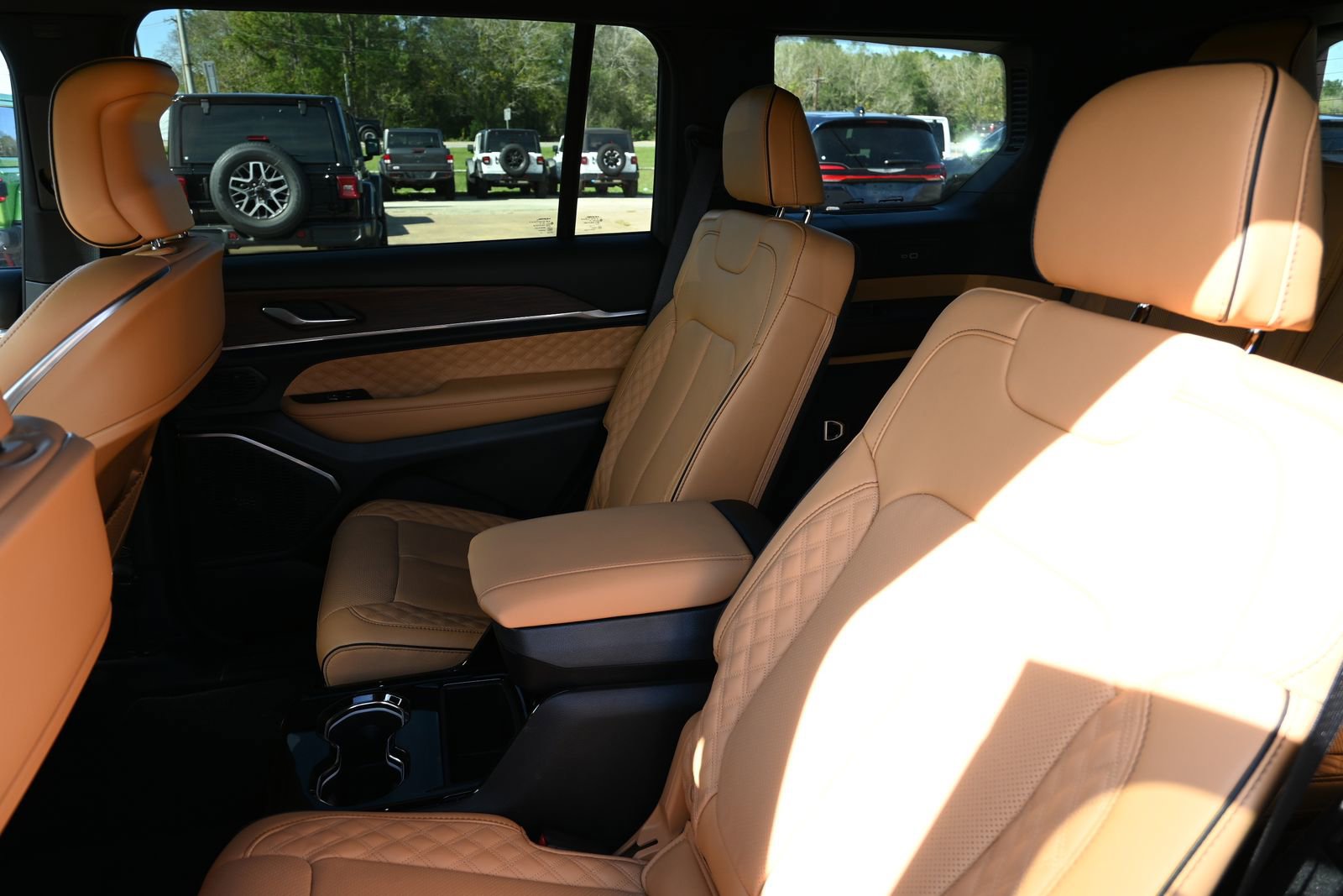 New 2025 Jeep Grand Cherokee L Summit w/ Obsidian Package image 23