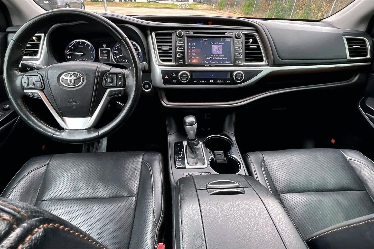 Used 2014 Toyota Highlander Limited Platinum AWD/4WD image 15