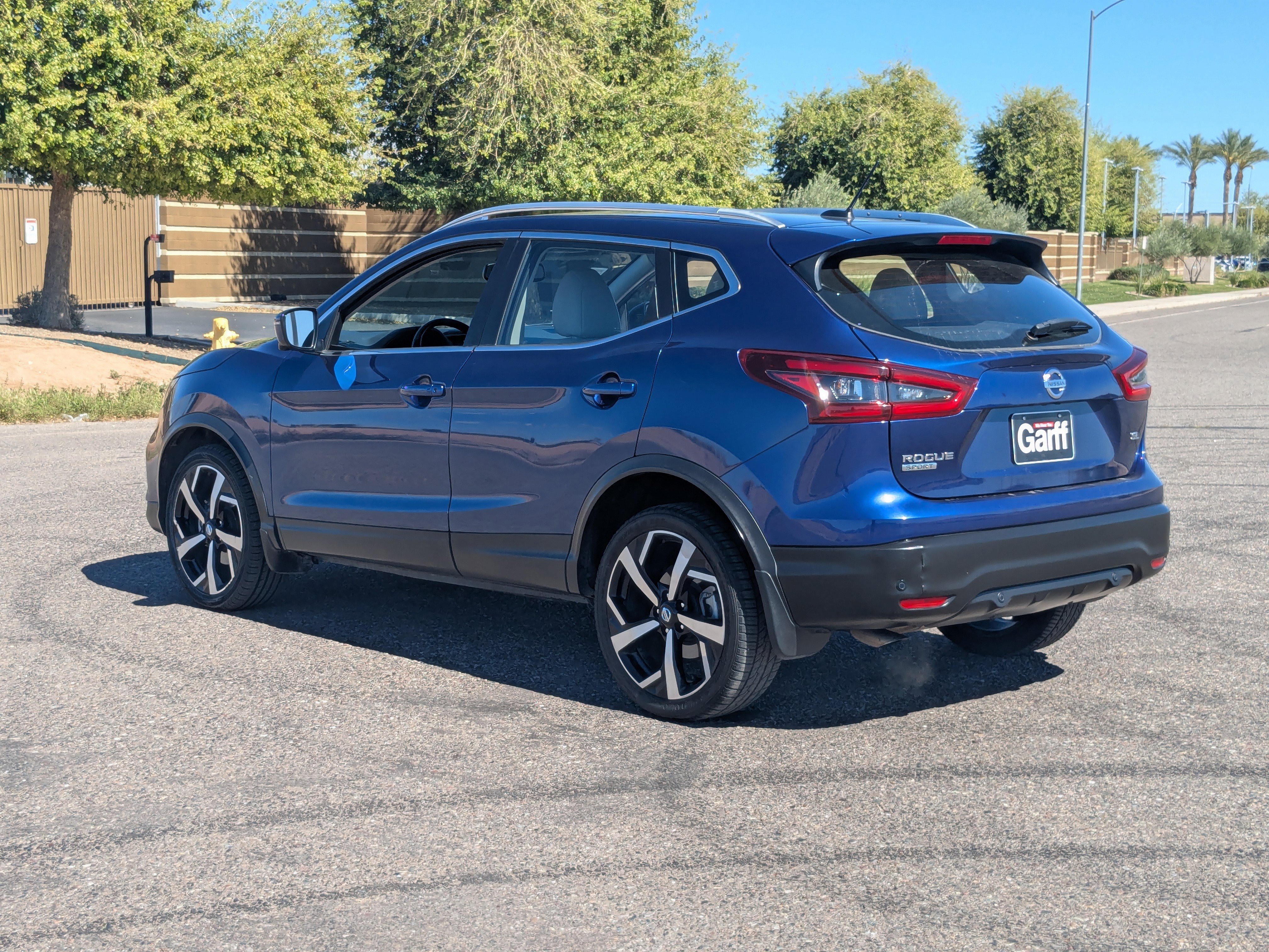 Used 2022 Nissan Rogue Sport SL w/ Premium Package image 5