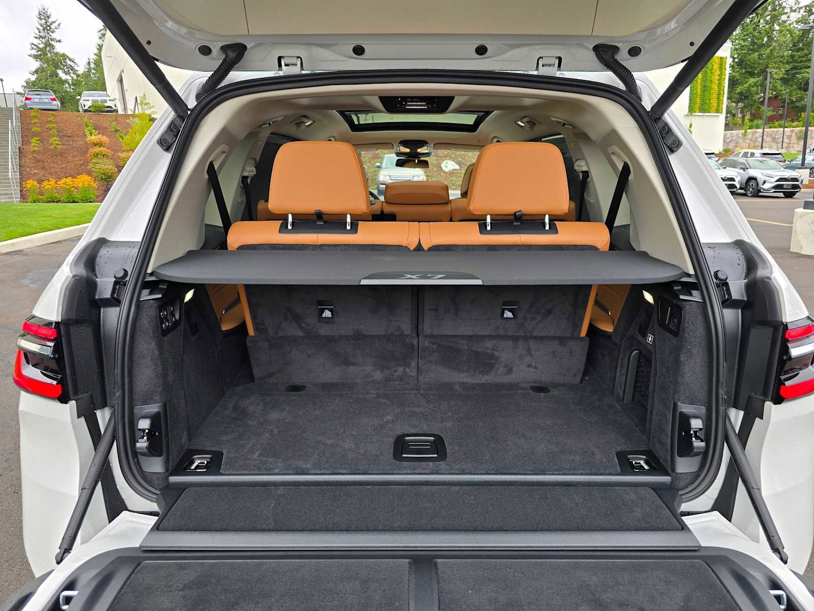 Used 2026 BMW X7 xDrive40i w/ Executive Package image 17