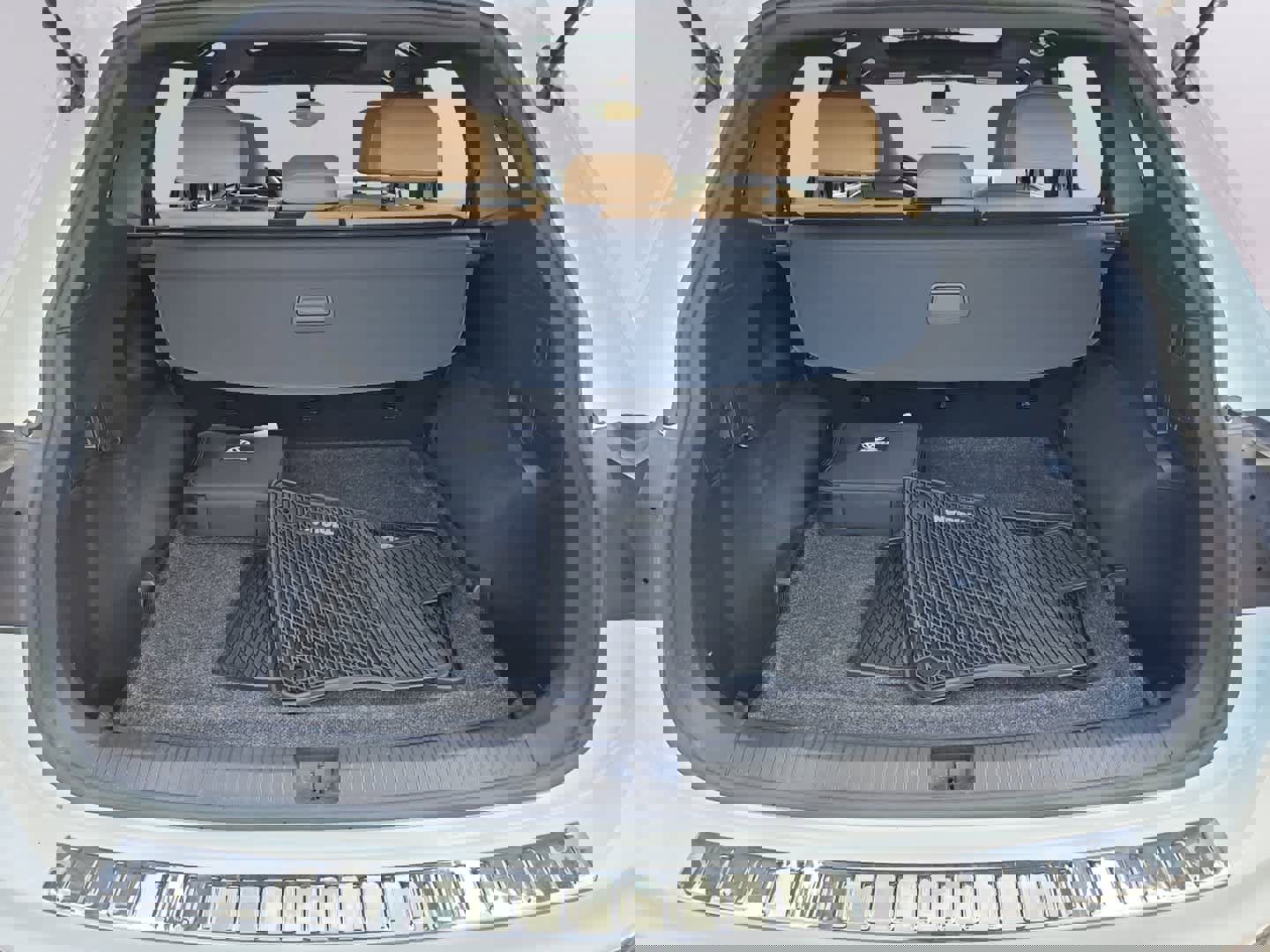 Certified 2023 Volkswagen Tiguan SE w/ Panoramic Sunroof Package image 33