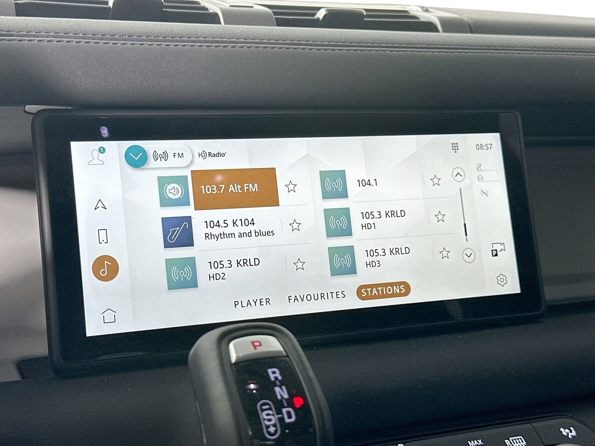 Used 2024 Land Rover Defender 110 S image 9