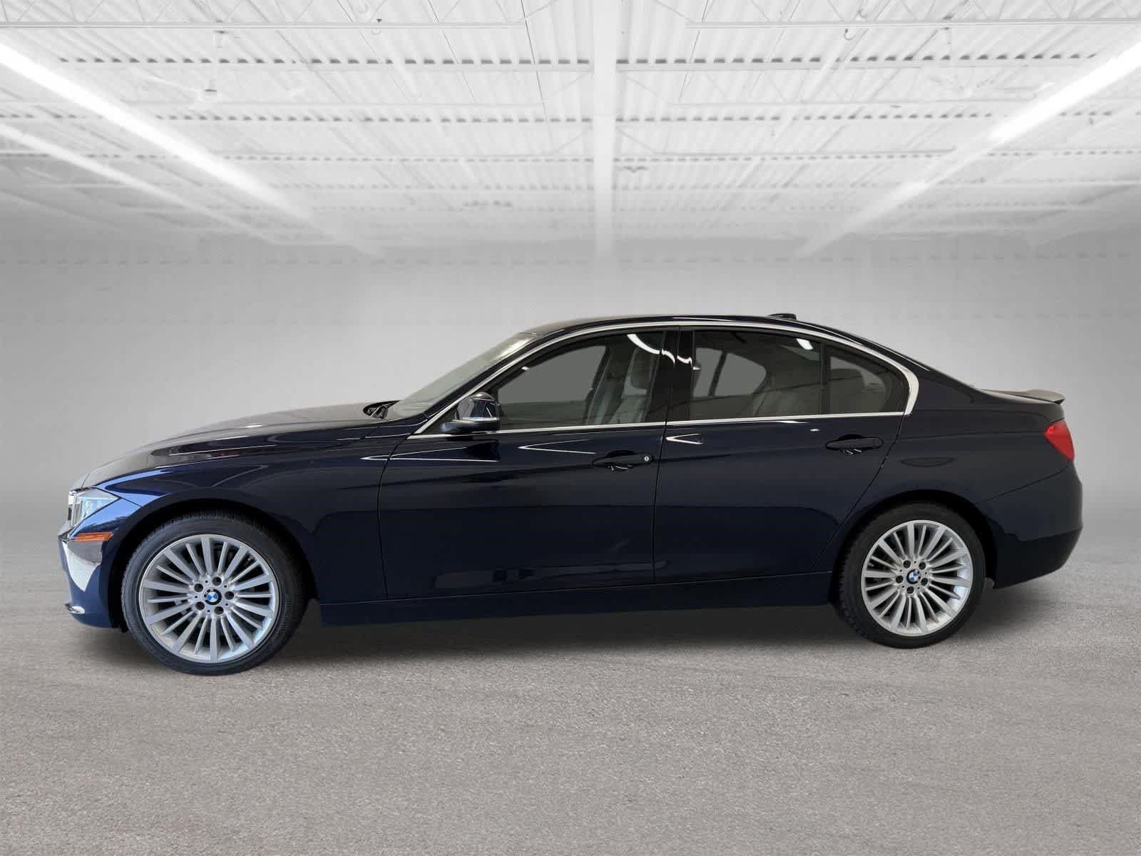 Used 2015 BMW 328i xDrive Sedan AWD/4WD image 2
