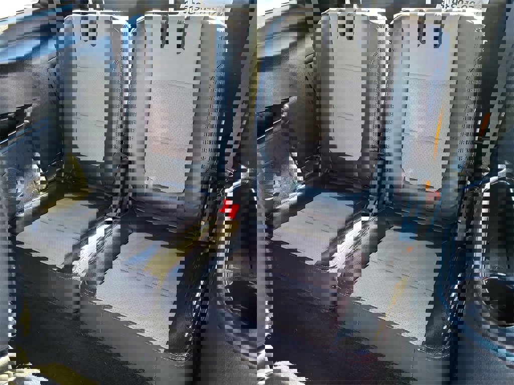 Used 2017 Ford Explorer XLT w/ Equipment Group 202A image 9