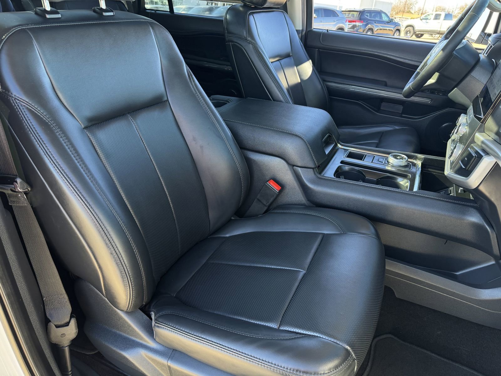 Used 2022 Ford Expedition XLT image 29