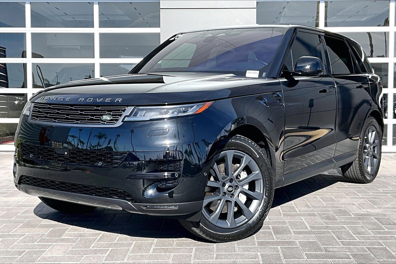 Used 2023 Land Rover Range Rover Sport SE image 1