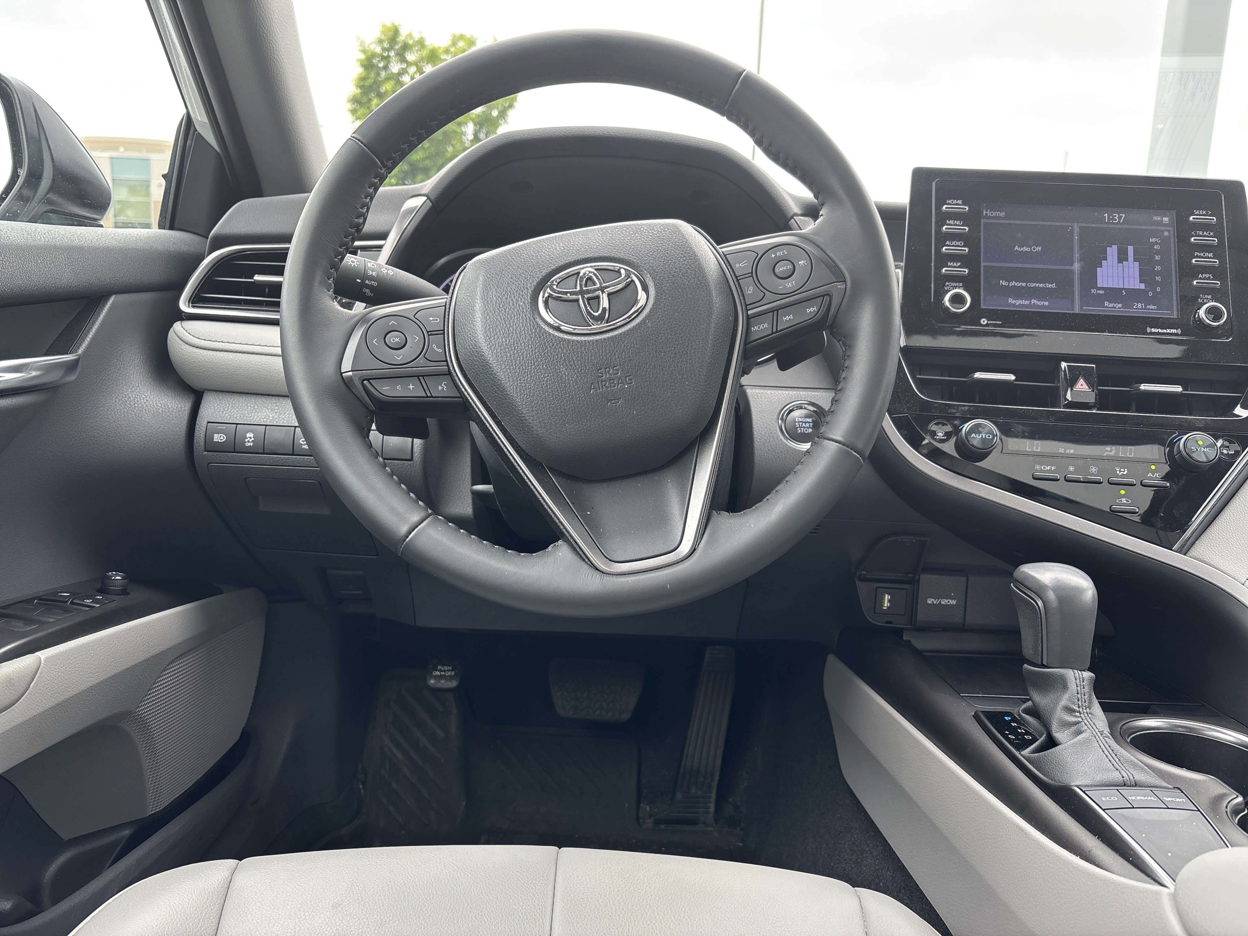 Used 2023 Toyota Camry SE w/ Convenience Package FWD image 16