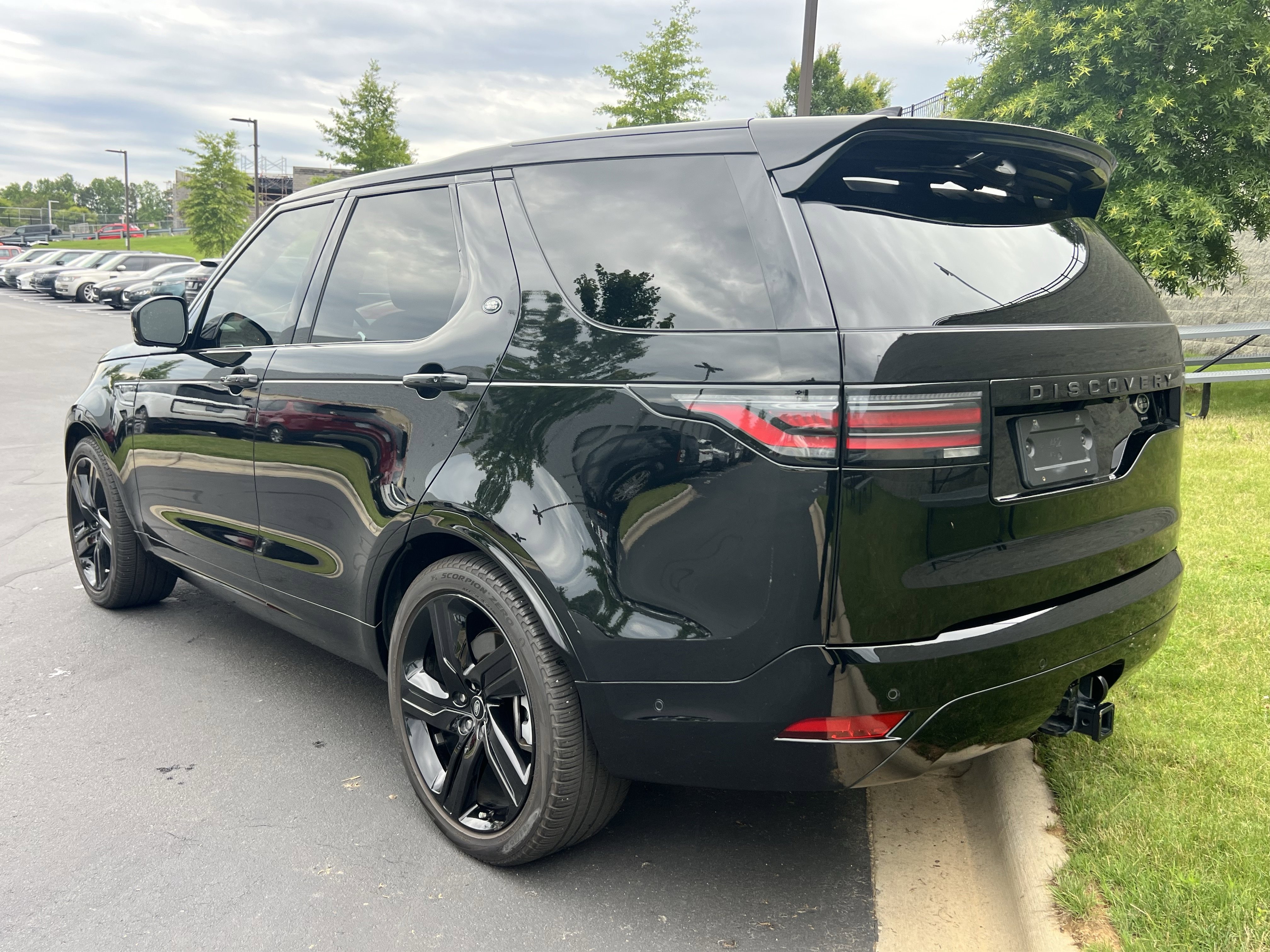 Certified 2023 Land Rover Discovery HSE R-Dynamic AWD/4WD image 5