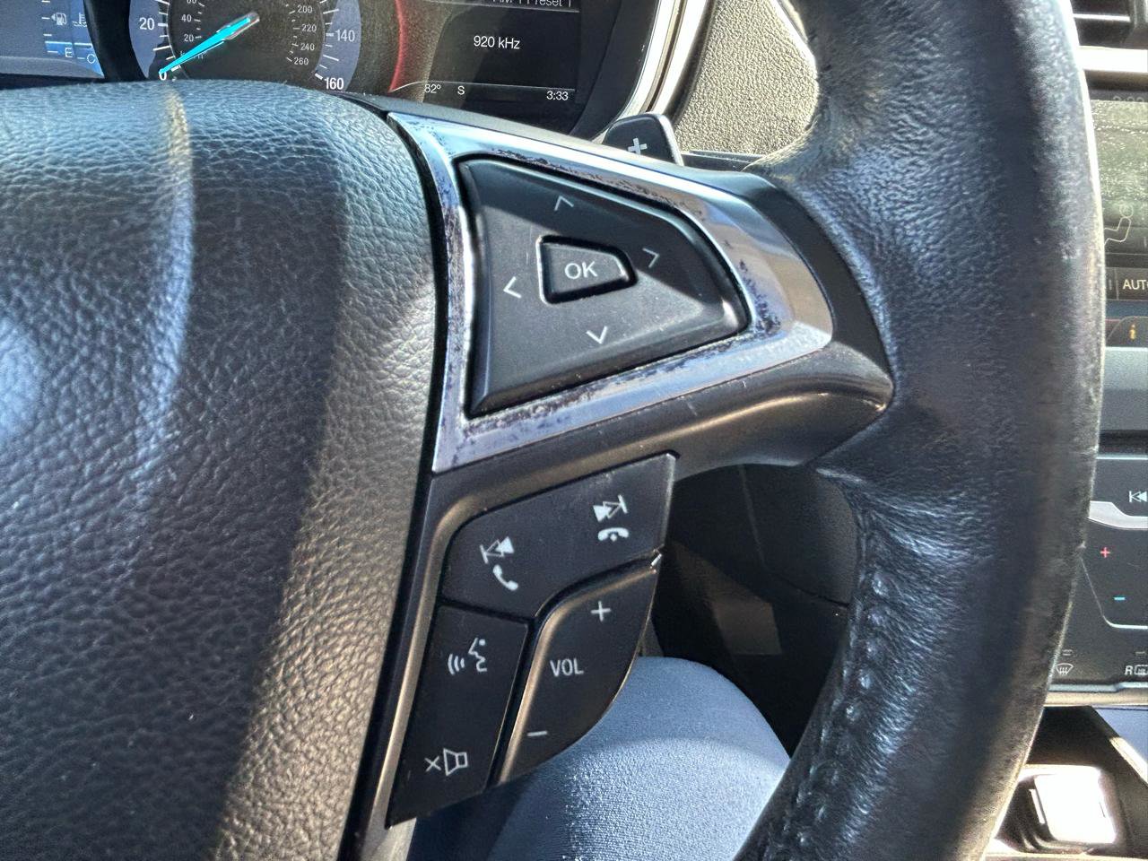 Used 2015 Ford Fusion SE w/ Equipment Group 202A FWD image 19