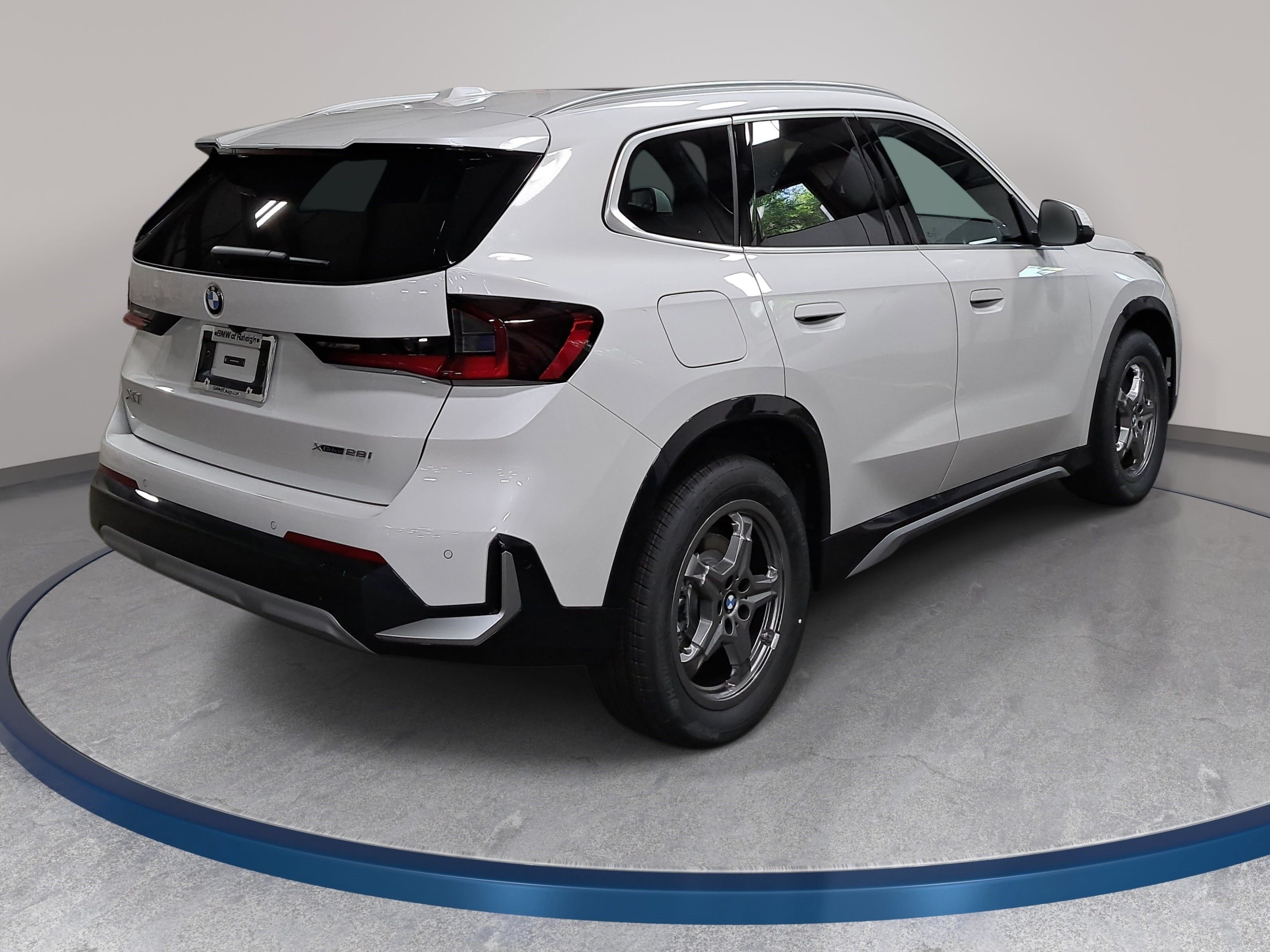 New 2026 BMW X1 xDrive28i w/ Technology Package AWD/4WD image 5