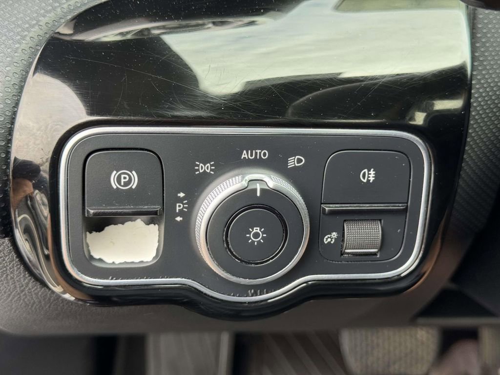 Used 2021 Mercedes-Benz CLA 250 4MATIC image 20