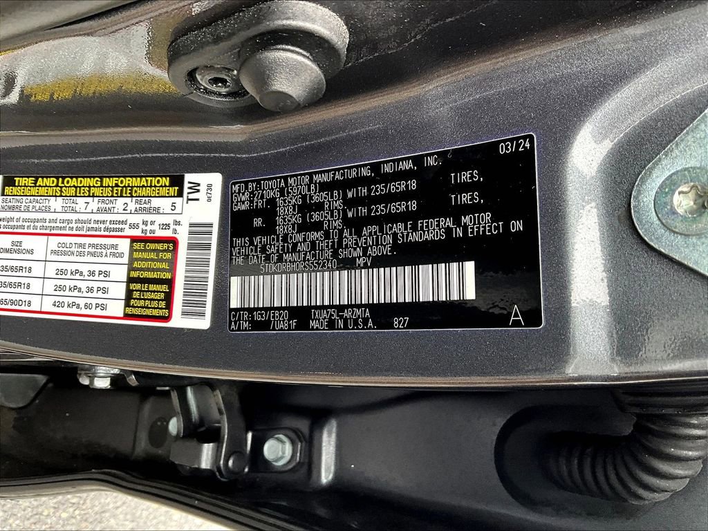 Used 2024 Toyota Highlander XLE AWD/4WD image 37