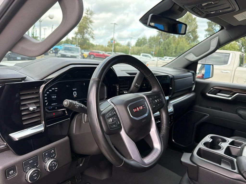 Used 2025 GMC Sierra 1500 SLT AWD/4WD image 10