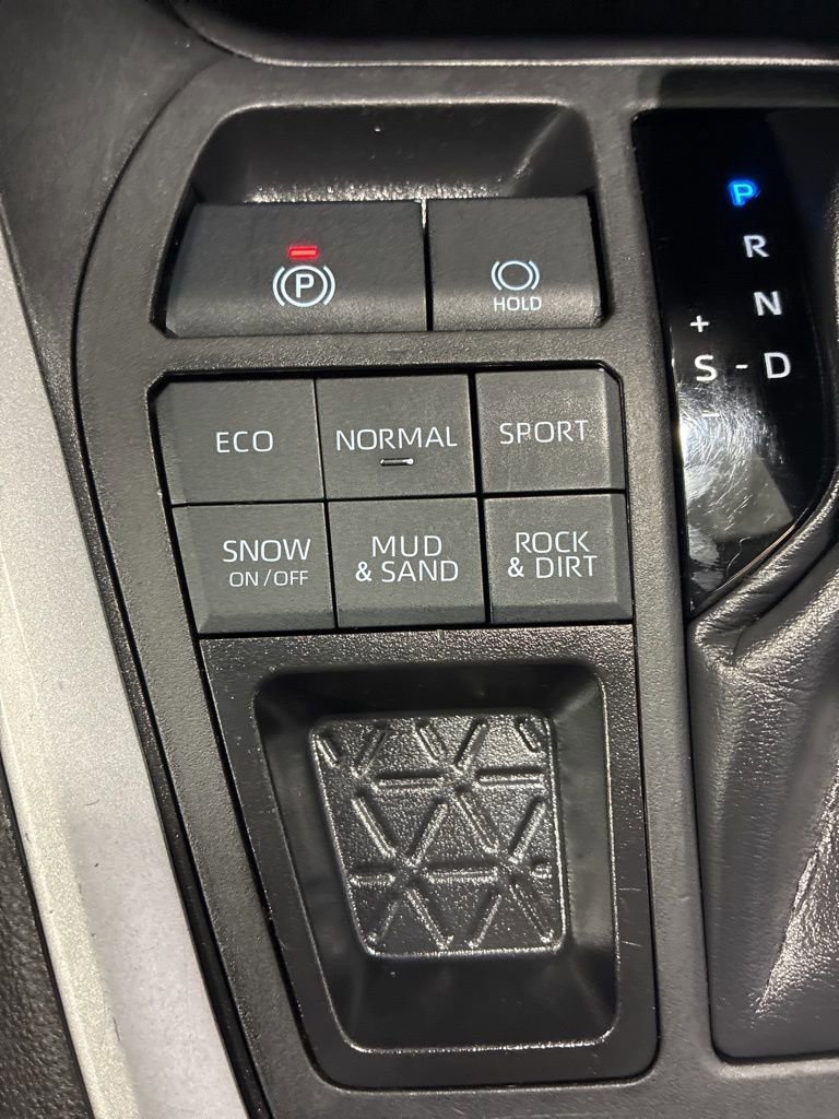 Used 2024 Toyota RAV4 LE image 25