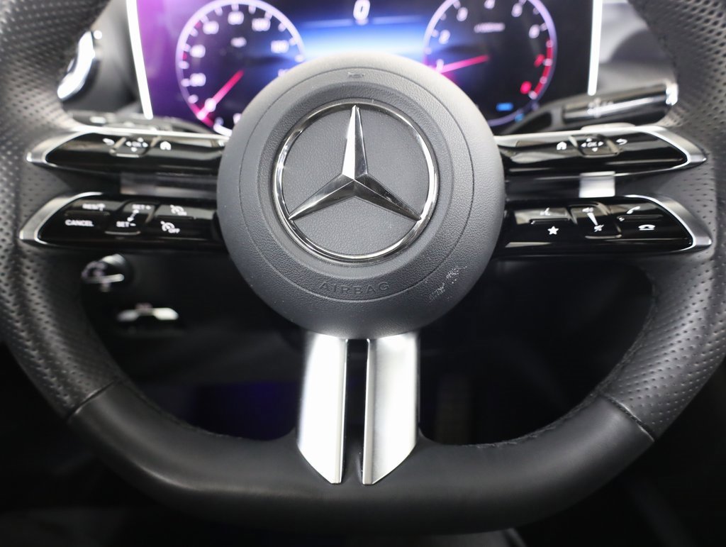 Used 2024 Mercedes-Benz GLC 300 4MATIC image 24