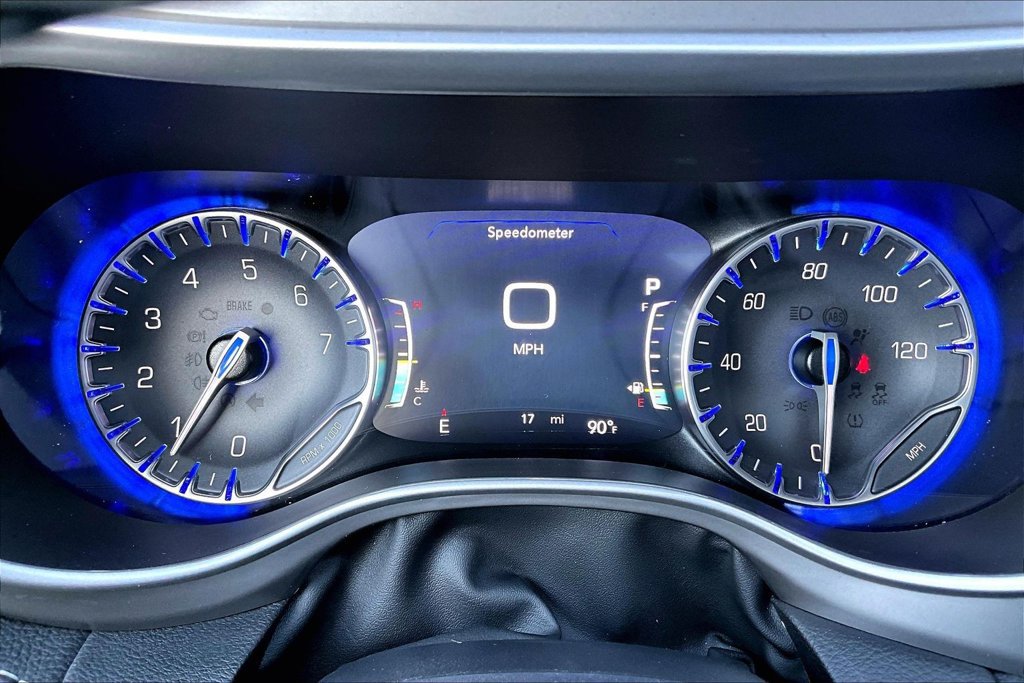 New 2027 Chrysler Pacifica Select FWD image 8