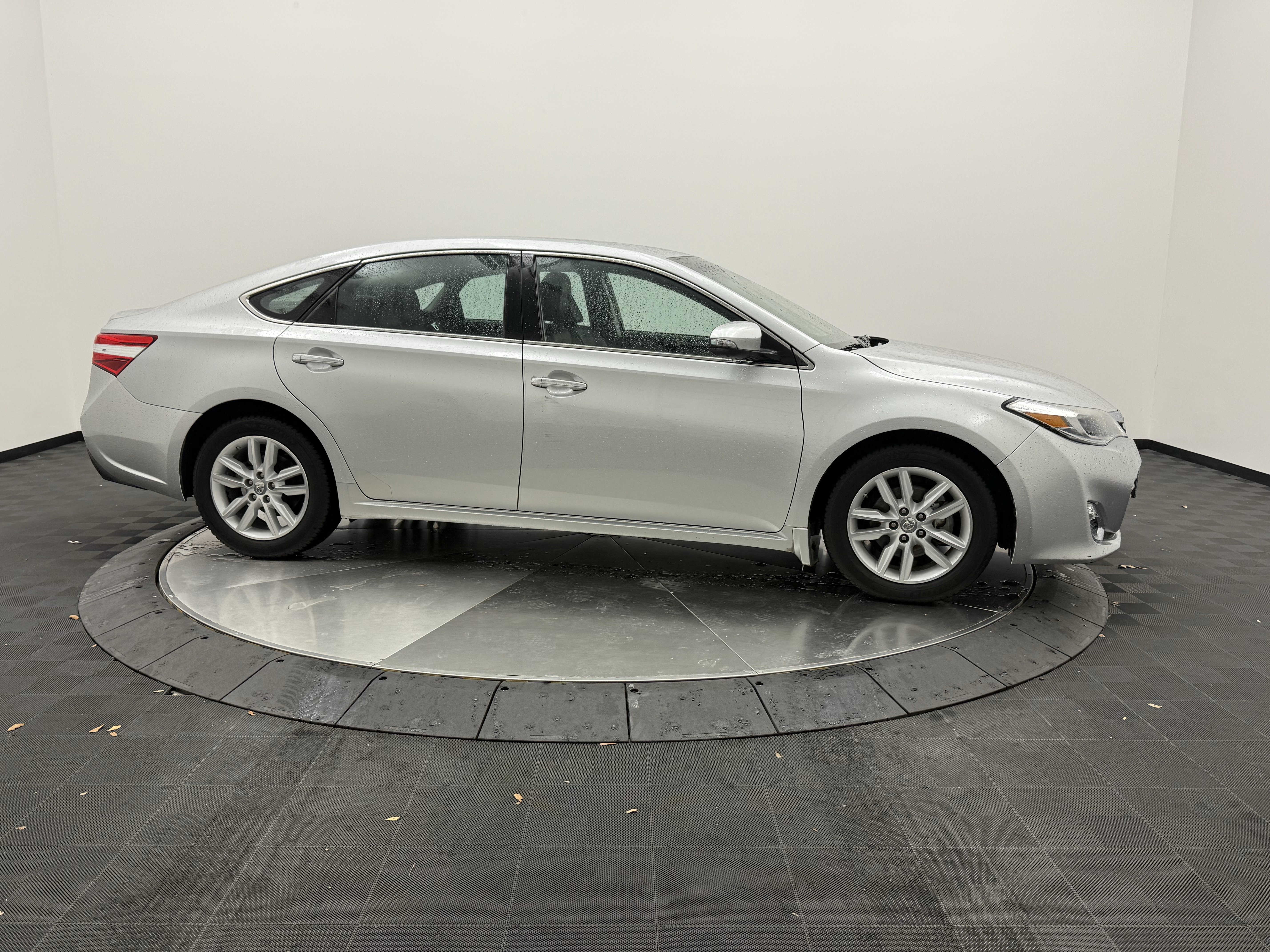 Used 2014 Toyota Avalon XLE image 8