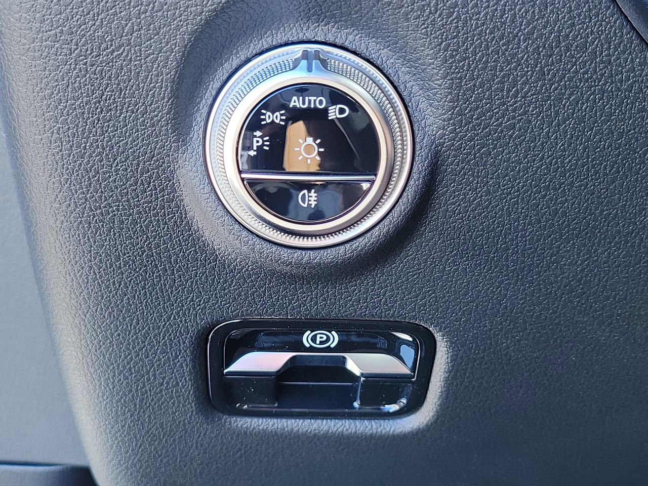 New 2026 Mercedes-Benz CLE 300 4MATIC Coupe image 25