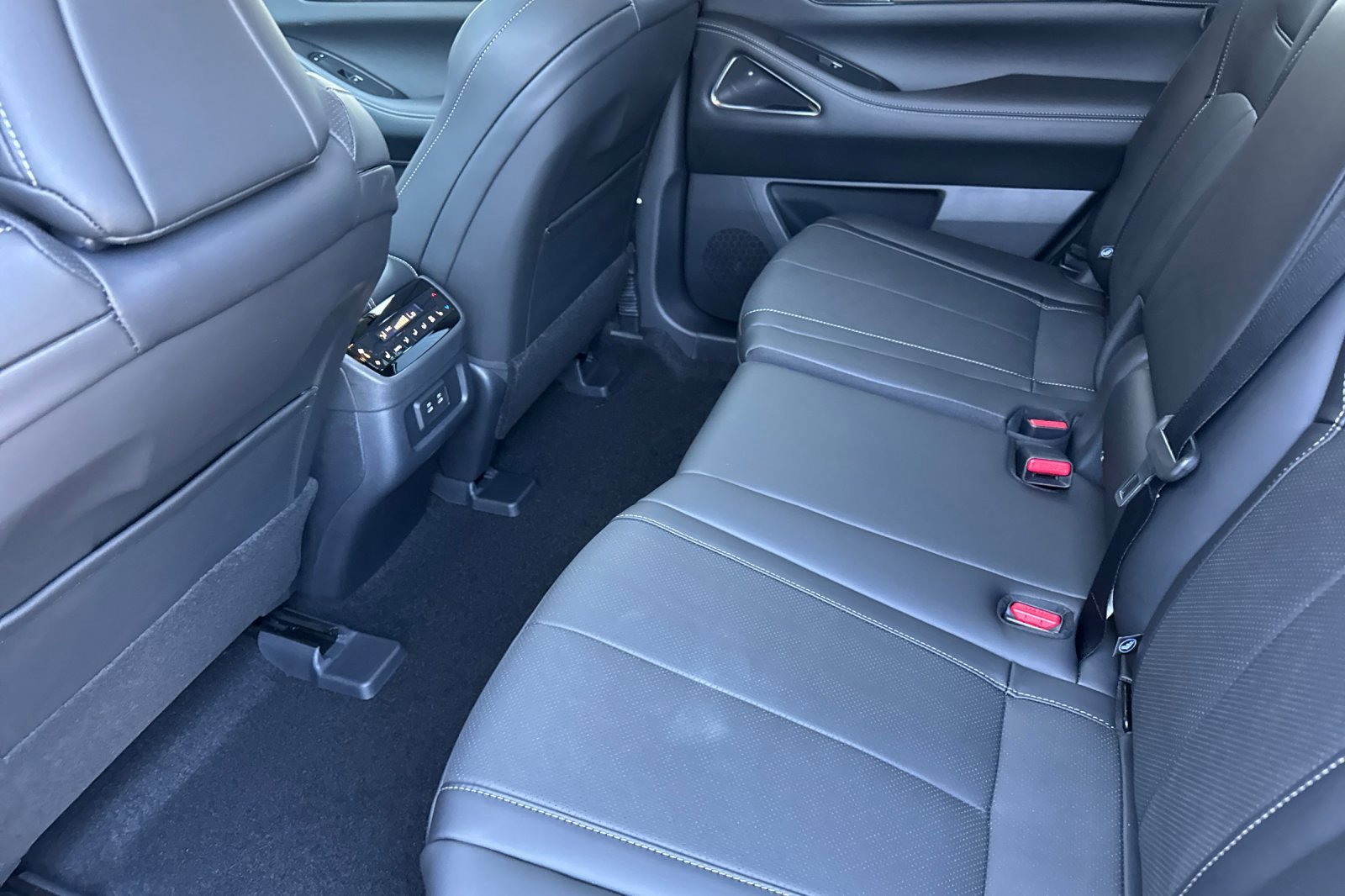 New 2026 INFINITI QX60 Luxe w/ Cargo Package image 12