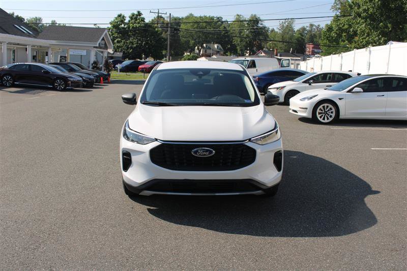 Used 2023 Ford Escape Active w/ Cold Weather Package FWD image 3