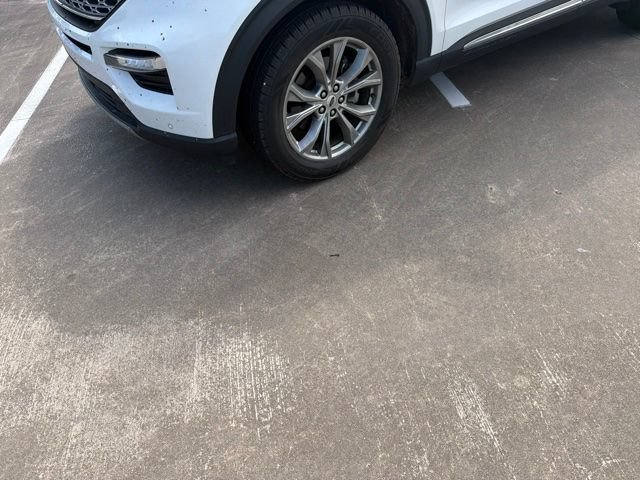 Used 2022 Ford Explorer Limited w/ Equipment Group 301A RWD image 2