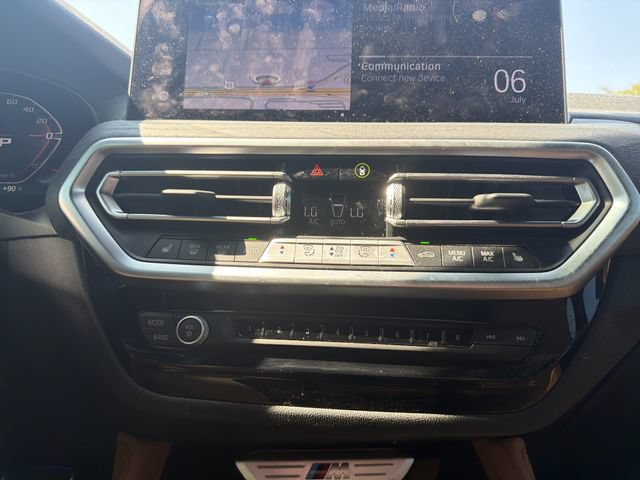 Used 2025 BMW X4 M40i AWD/4WD image 32