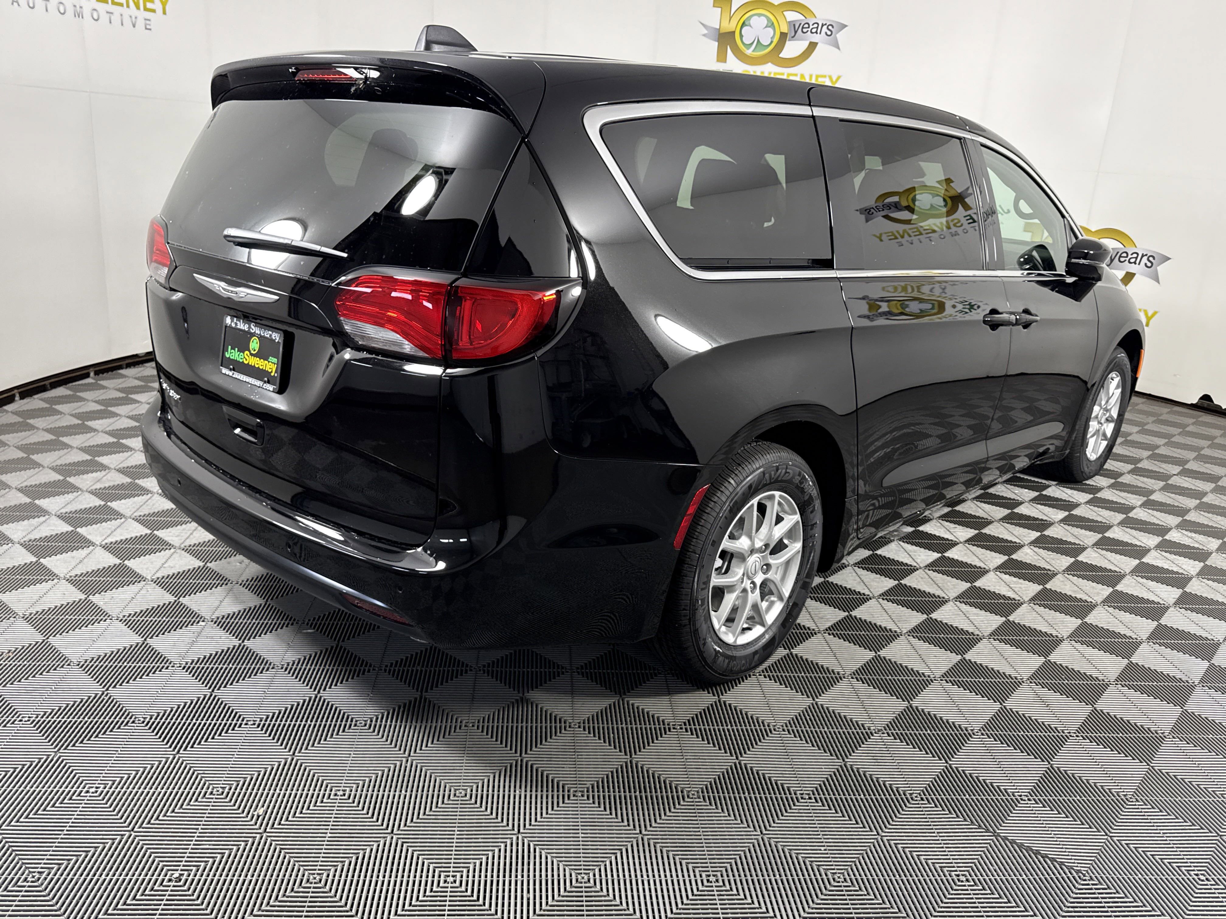 New 2026 Chrysler Voyager LX FWD image 10
