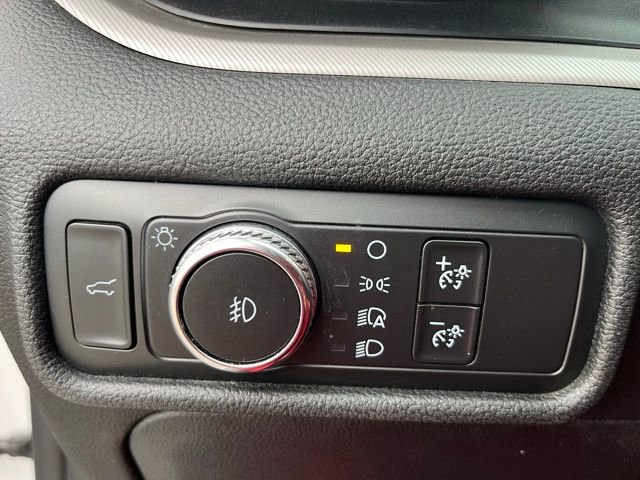 Used 2020 Ford Explorer XLT w/ Equipment Group 202A image 14