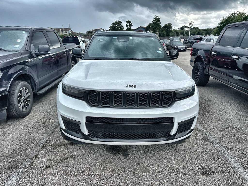 Used 2023 Jeep Grand Cherokee L Summit AWD/4WD image 2