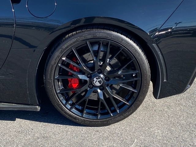 Used 2016 Chevrolet Corvette Stingray Coupe w/ Carbon Flash Badge Package RWD image 10