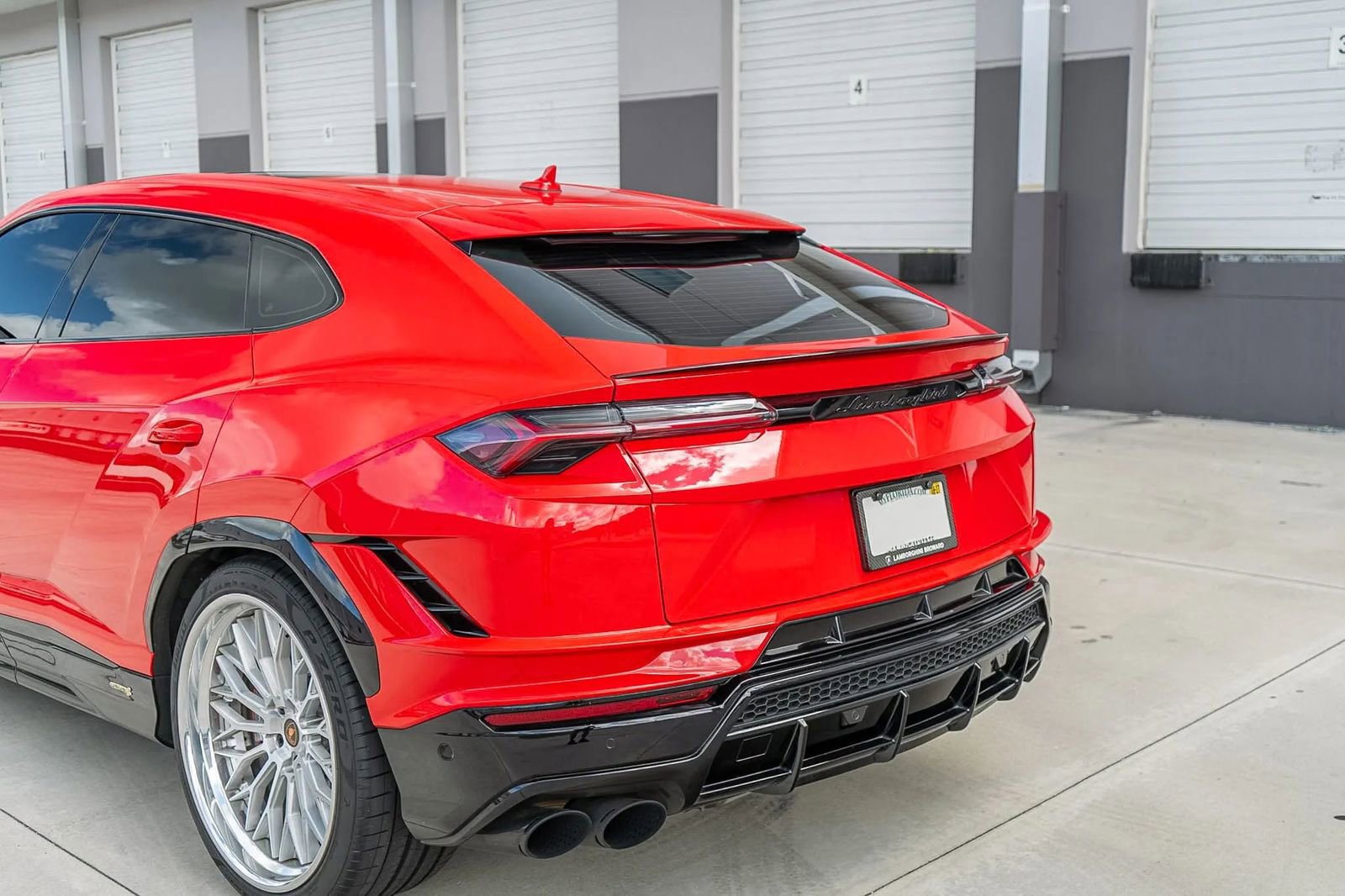 Used 2023 Lamborghini Urus S AWD/4WD image 14