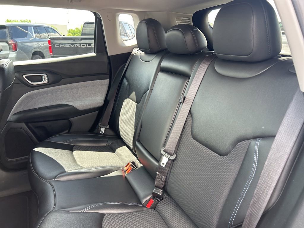 Used 2022 Jeep Compass Latitude AWD/4WD image 38