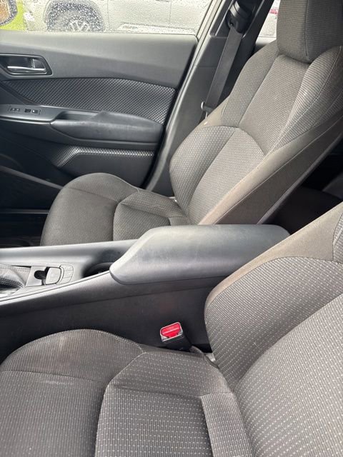 Used 2018 Toyota C-HR XLE FWD image 10