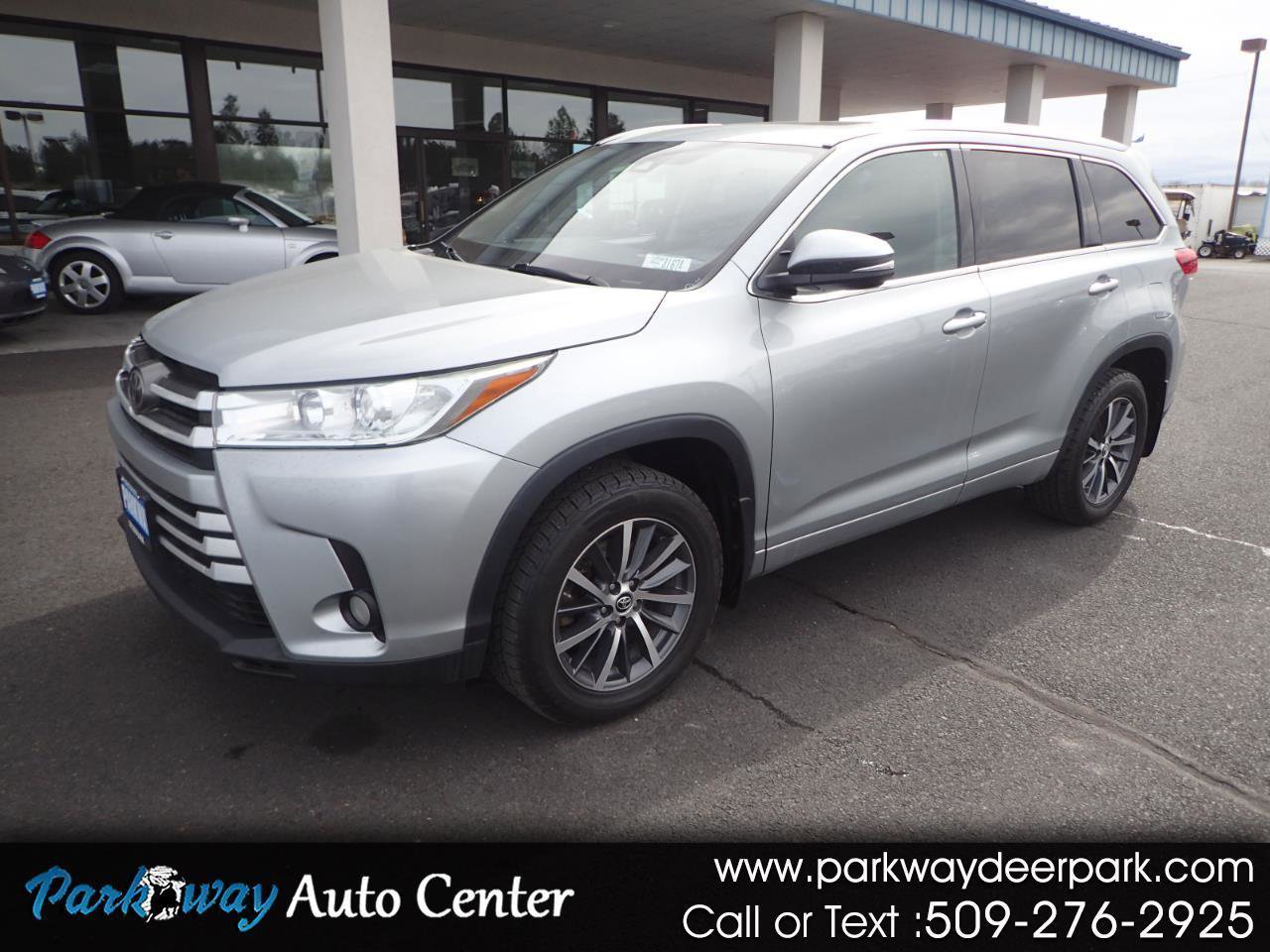 Used 2017 Toyota Highlander XLE AWD/4WD image 1