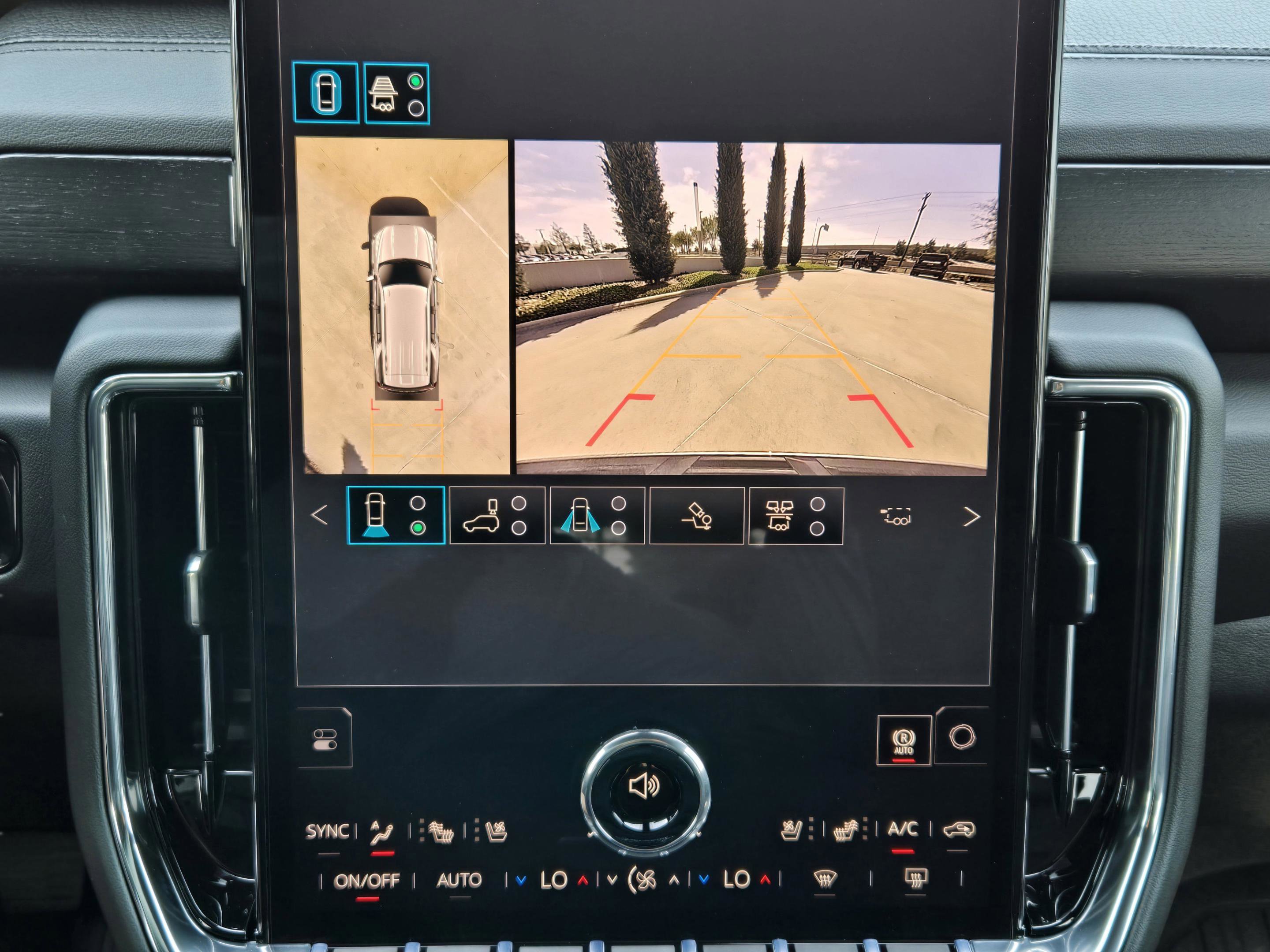 Used 2026 GMC Yukon Denali w/ Denali Reserve Package image 11
