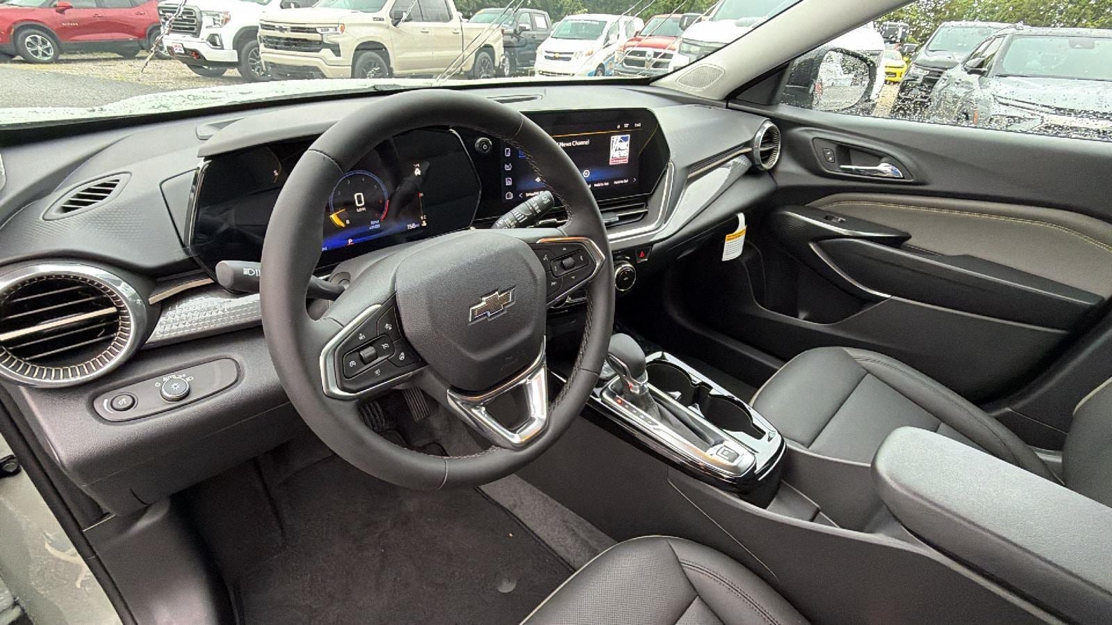 New 2026 Chevrolet Trax ACTIV w/ Driver Confidence Package FWD image 3