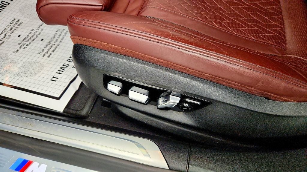 Used 2020 BMW 745e xDrive AWD/4WD image 12