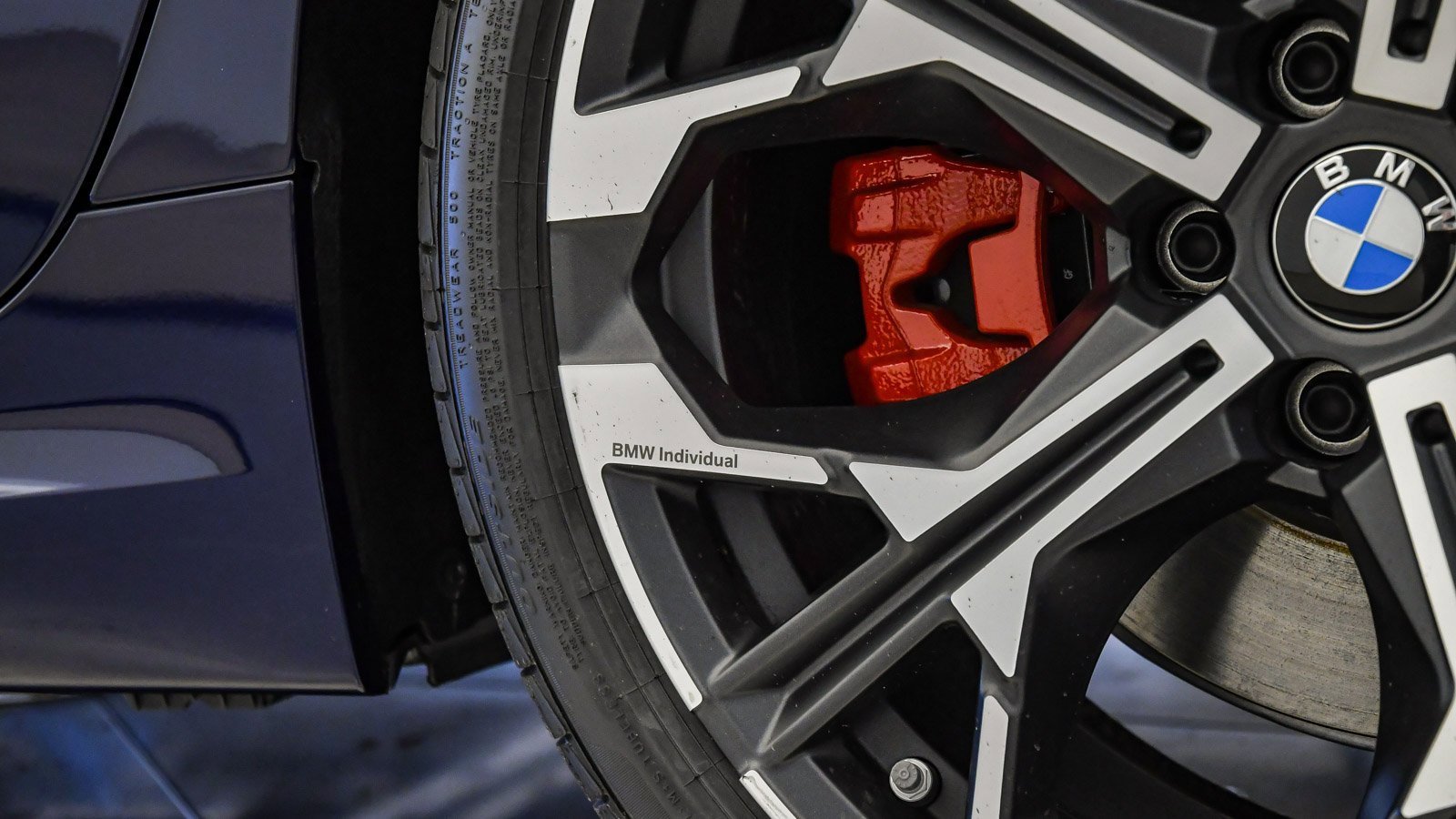 New 2026 BMW 330i Sedan w/ M Sport Package image 12