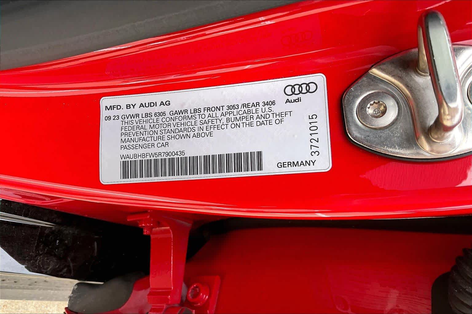 Used 2024 Audi RS e-tron GT w/ Carbon Performance Package AWD/4WD image 34
