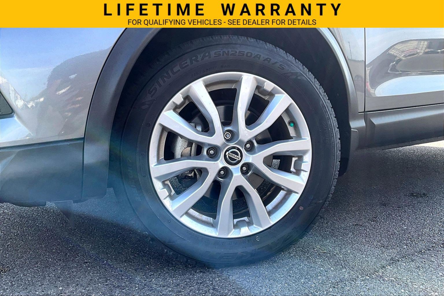 Used 2022 Nissan Rogue Sport SV AWD/4WD image 4