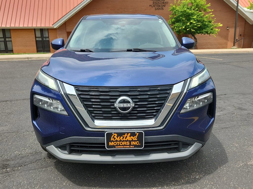 Used 2023 Nissan Rogue SV image 5