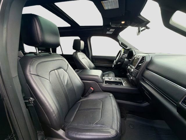 Used 2018 Ford Expedition Limited w/ Equipment Group 302A AWD/4WD image 29