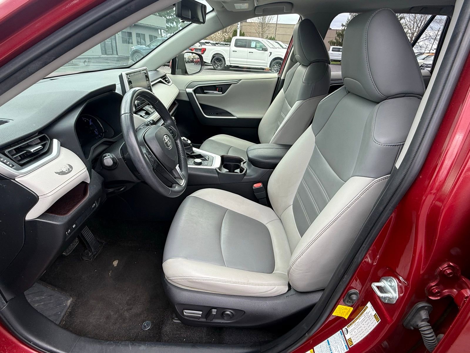 Used 2019 Toyota RAV4 Limited image 12