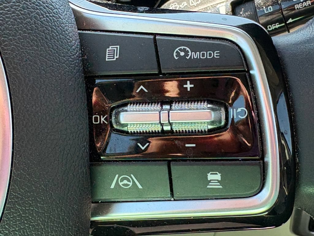 Certified 2023 Kia Sorento SX AWD/4WD image 28