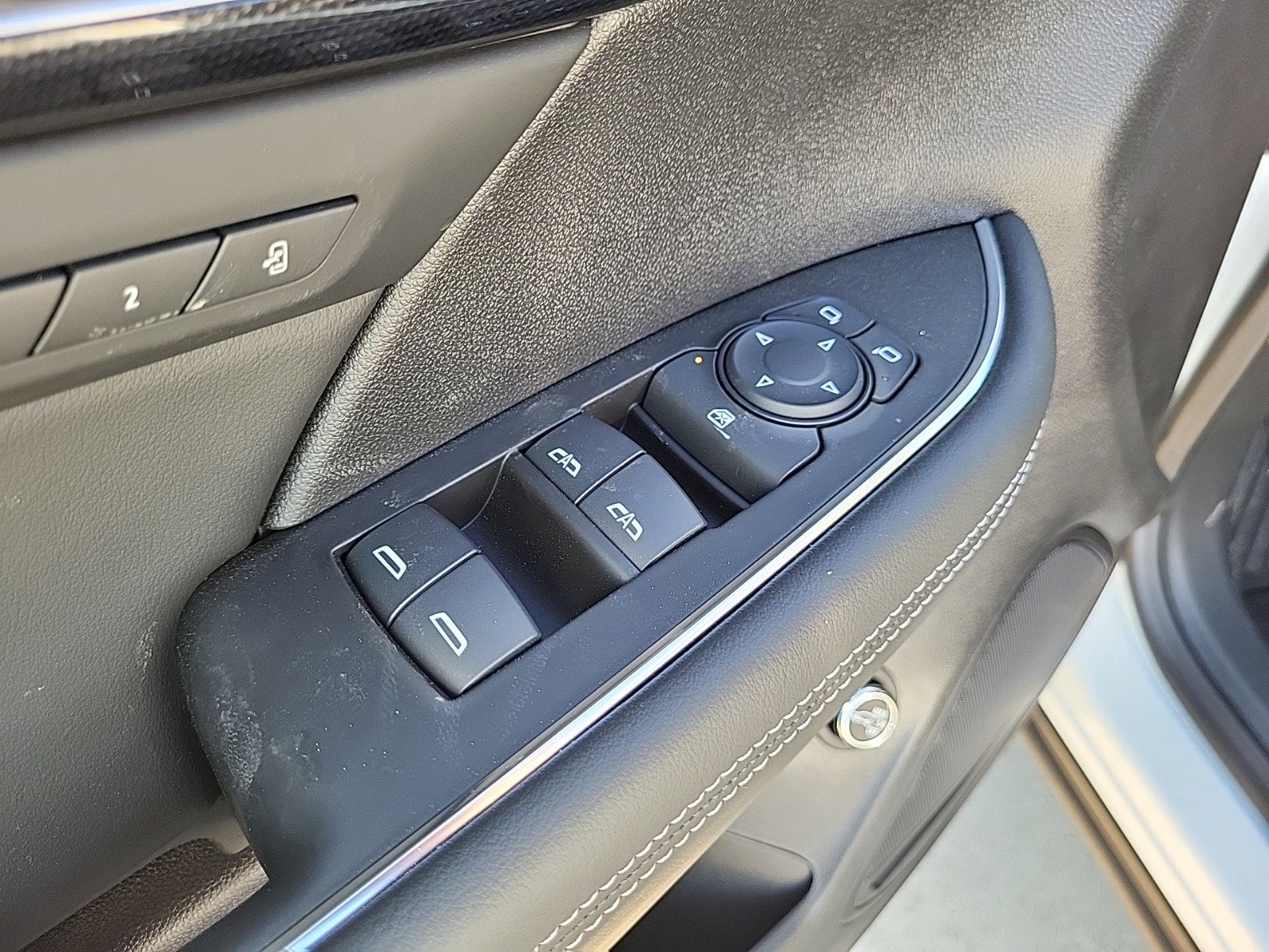 Used 2023 Buick Envision Essence w/ Sport Touring Package image 16
