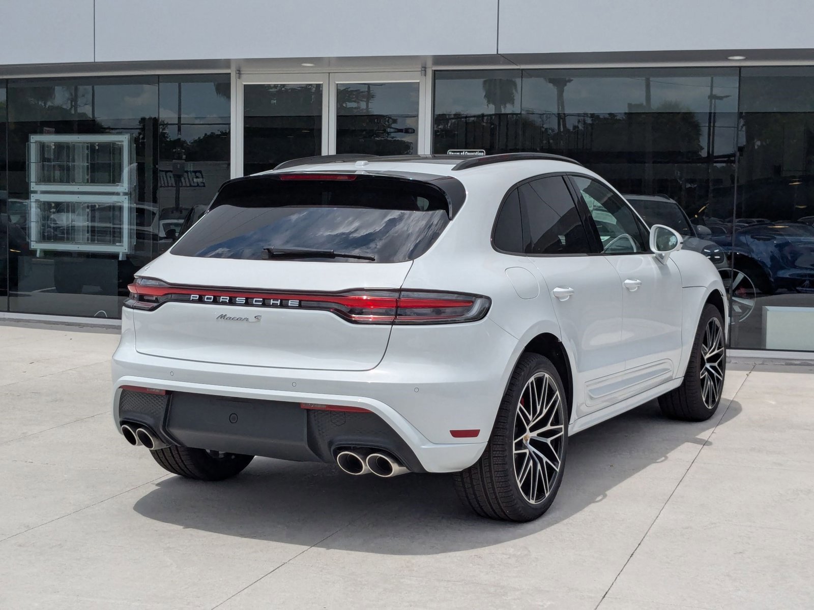New 2025 Porsche Macan S image 9